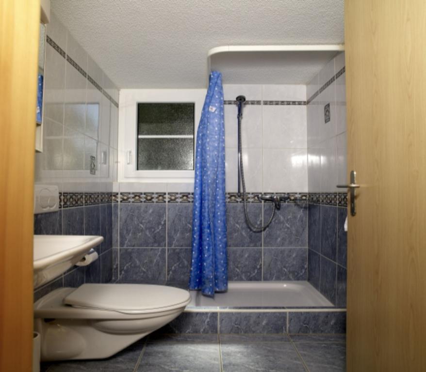 Courcelon Hotel-Gite Rural A 3 Km De Delemont الغرفة الصورة